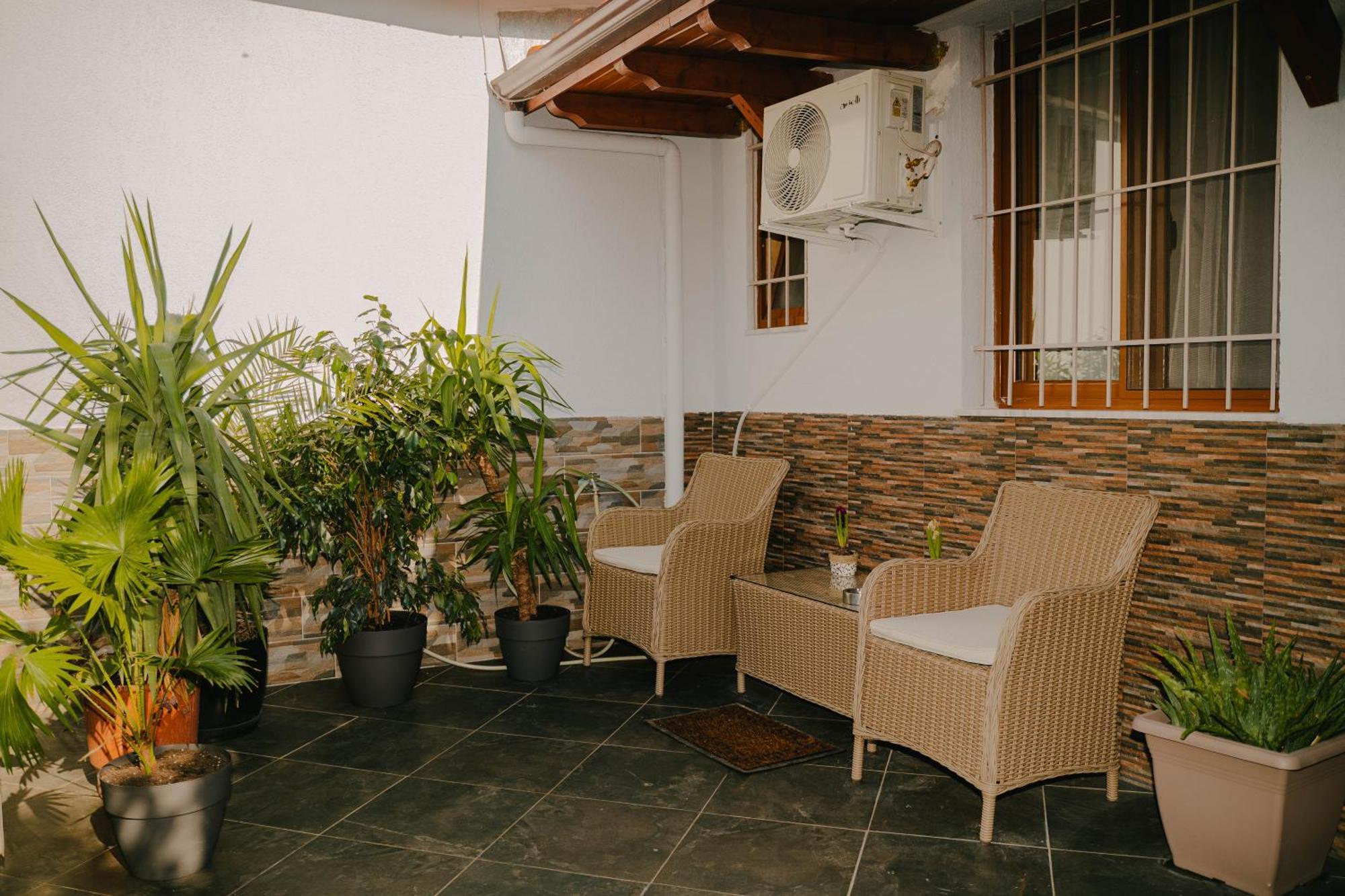 Peaceful Villa In New Bazaar Тирана Екстериор снимка