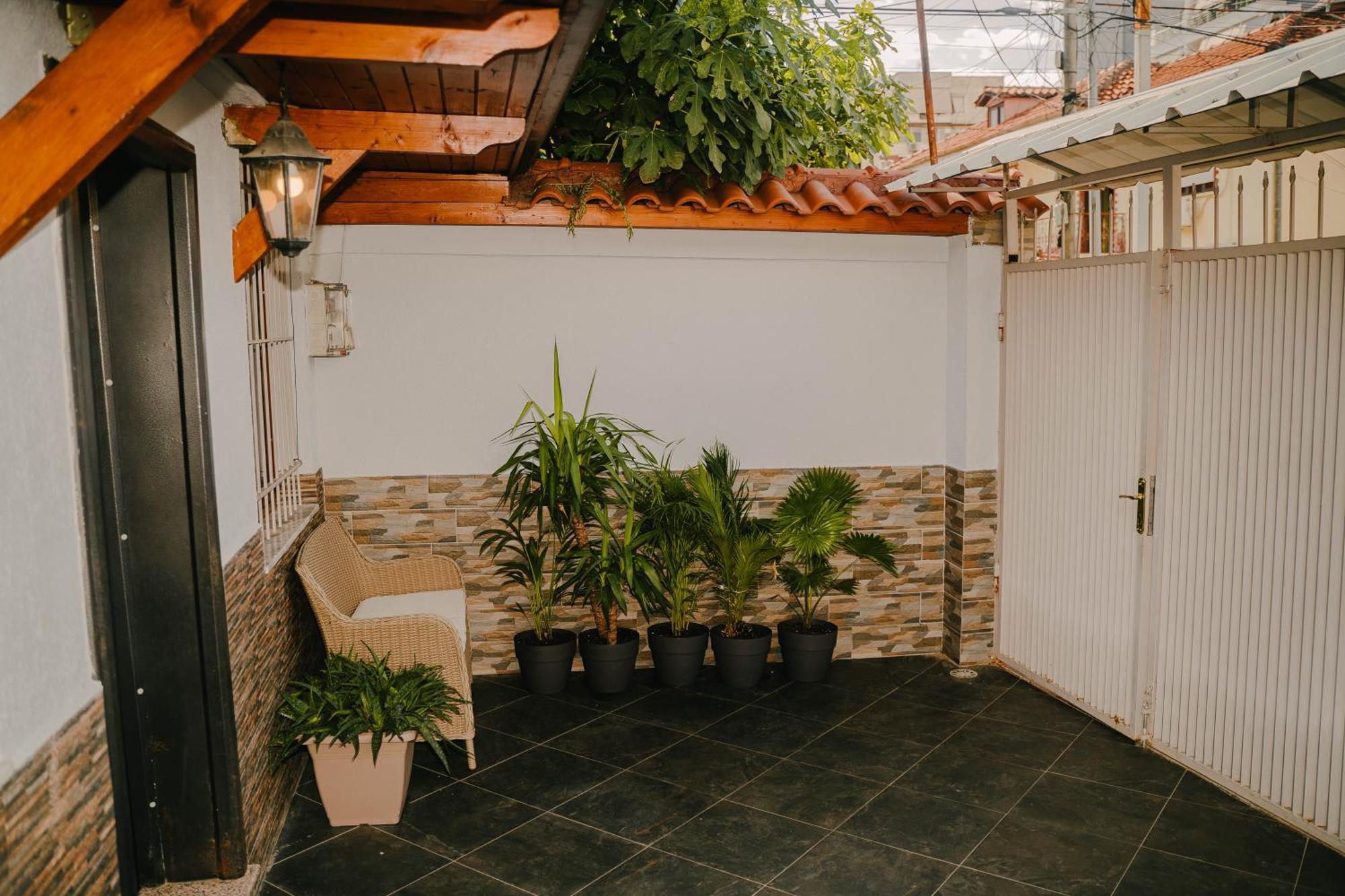 Peaceful Villa In New Bazaar Тирана Екстериор снимка
