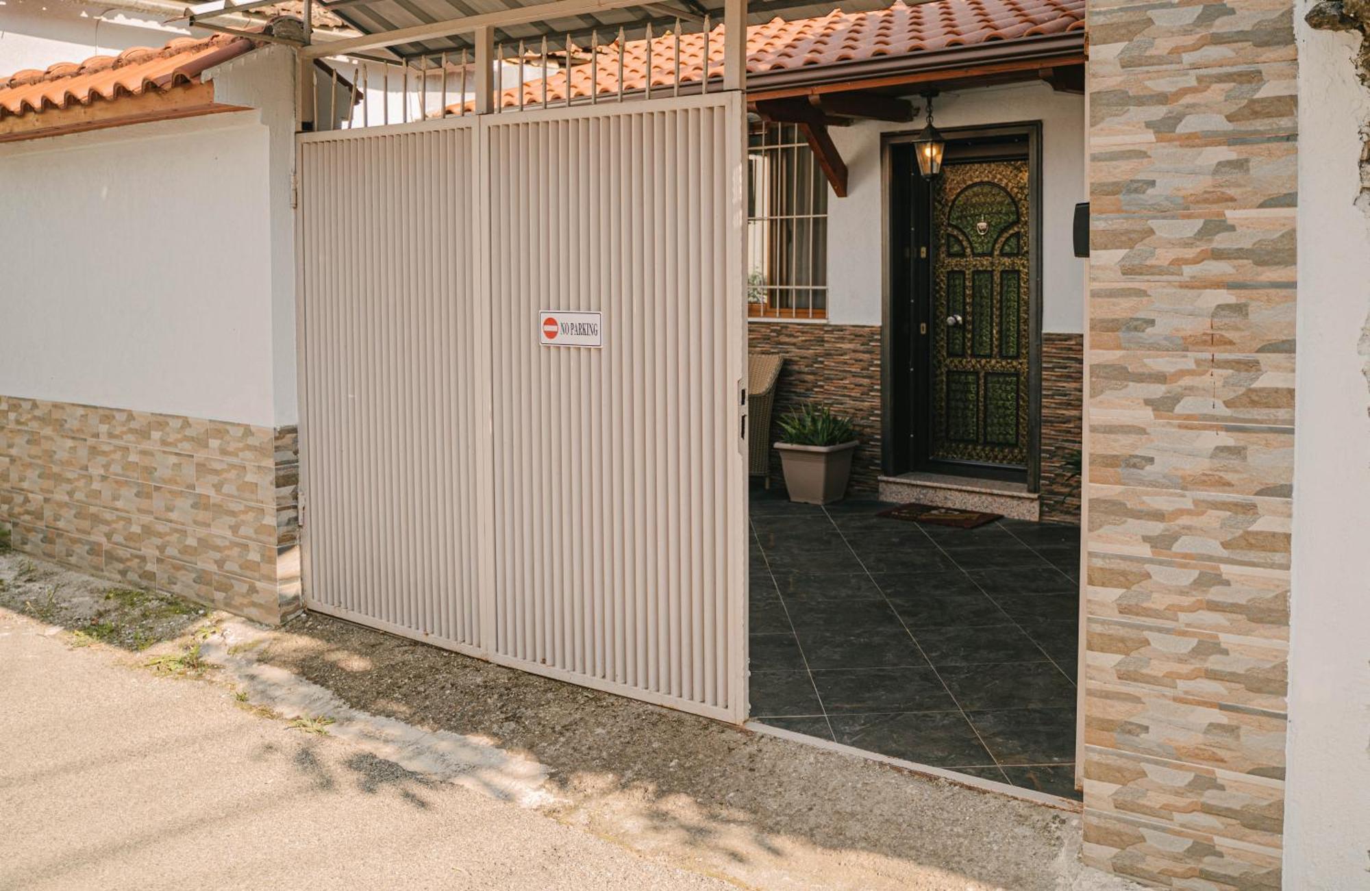Peaceful Villa In New Bazaar Тирана Екстериор снимка