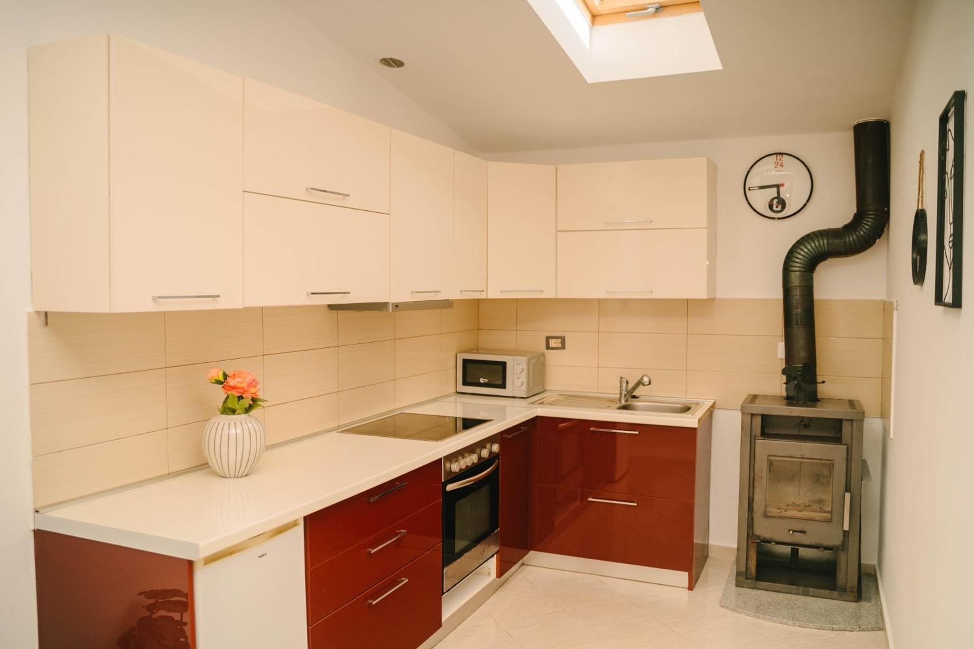 Peaceful Villa In New Bazaar Тирана Екстериор снимка